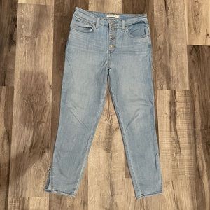Levi’s 721 high rise skinny ankle jeans with slit leg!